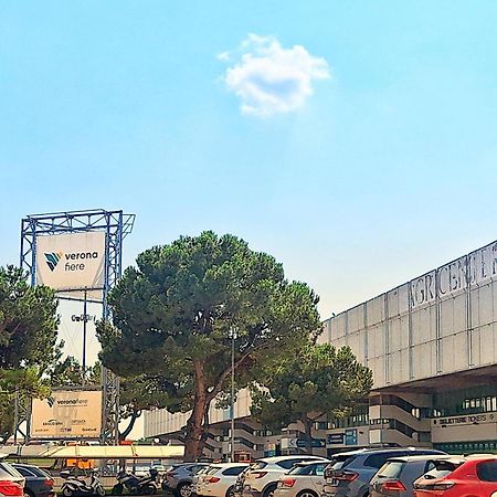 Ad Maiora Apartment เวโรนา ภายนอก รูปภาพ
